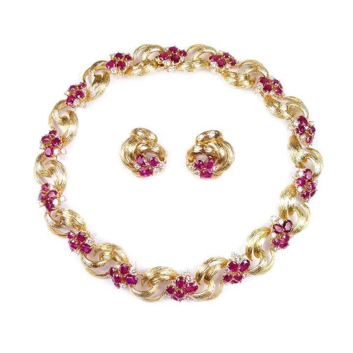 18ct gold, ruby and diamond collar necklace and pair of earrings en suite, Monture Cartier